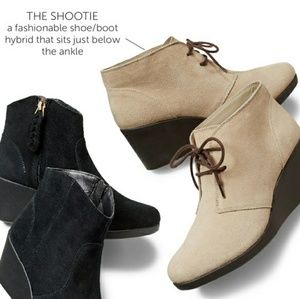 Crocs Leigh Suede Wedge Shotties